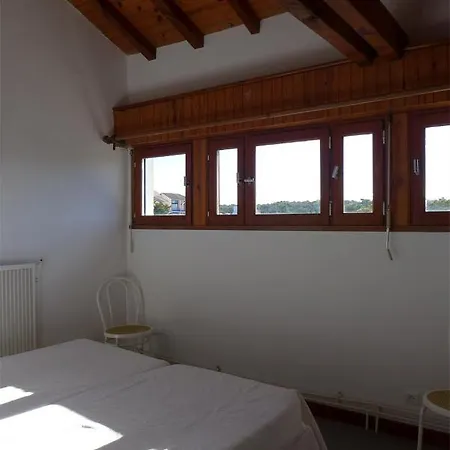Ref 227 , A Proximite Immediate De La Plage Des Bourdaines , Patio Classee 3 Etoiles , 6 Personnes