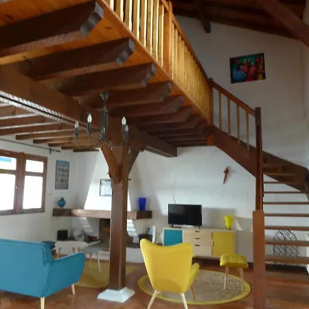 Villa Ref 227 , A Proximite Immediate De La Plage Des Bourdaines , Patio Classee 3 Etoiles , 6 Personnes